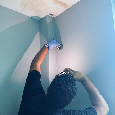 A certified mold inspector in Miami performing mold testing and assessment, ensuring accurate results and healthy indoor air quality, showcasing the expertise of a professional mold assessor in Miami.