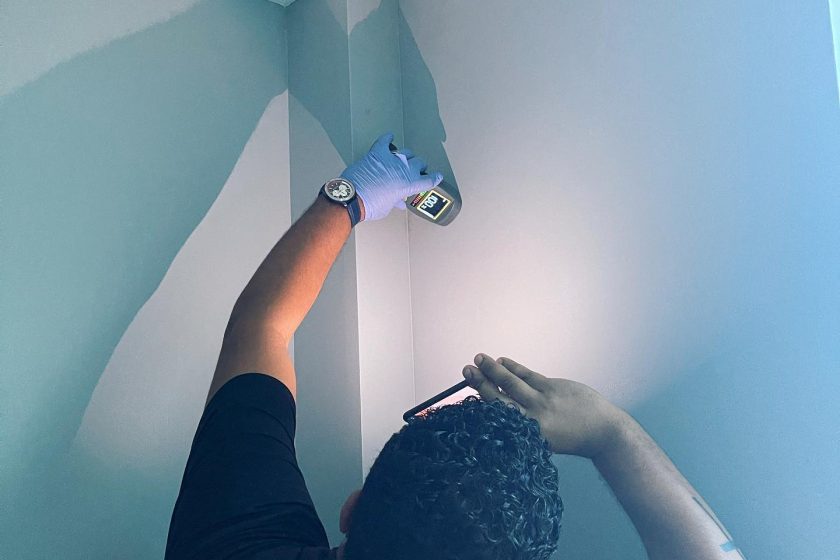 A certified mold inspector in Miami performing mold testing and assessment, ensuring accurate results and healthy indoor air quality, showcasing the expertise of a professional mold assessor in Miami.